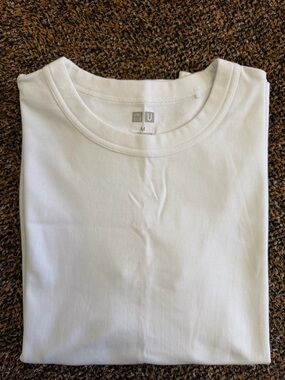 Uniqlo White Short Sleeve Tee